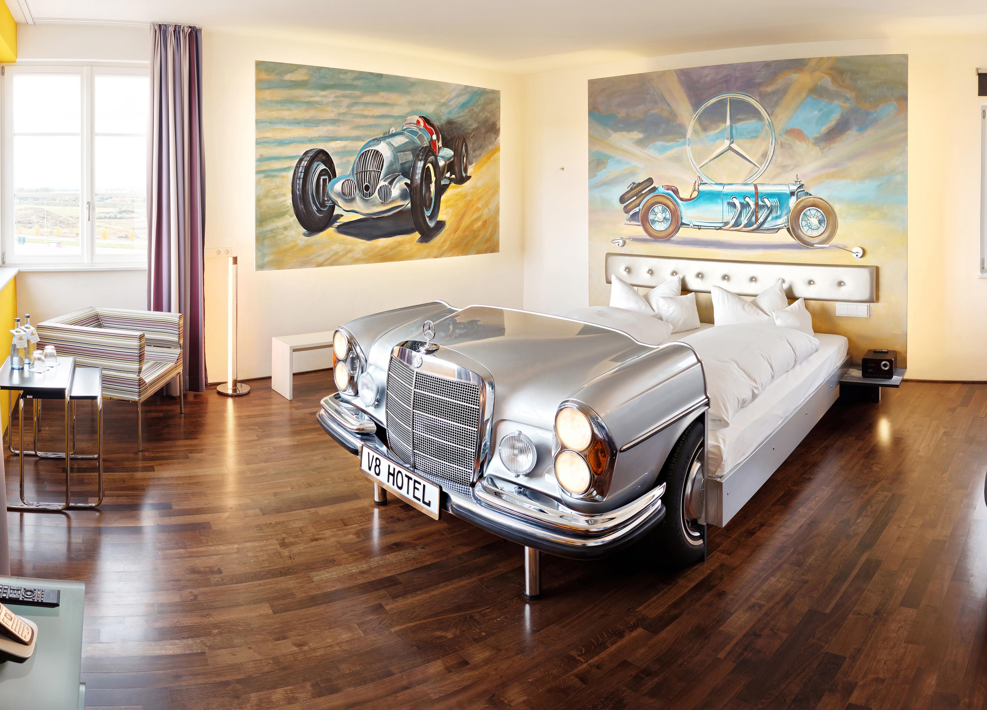 V8 Hotel Classic Motorworld Region Stuttgart Boblingen Bagian luar foto