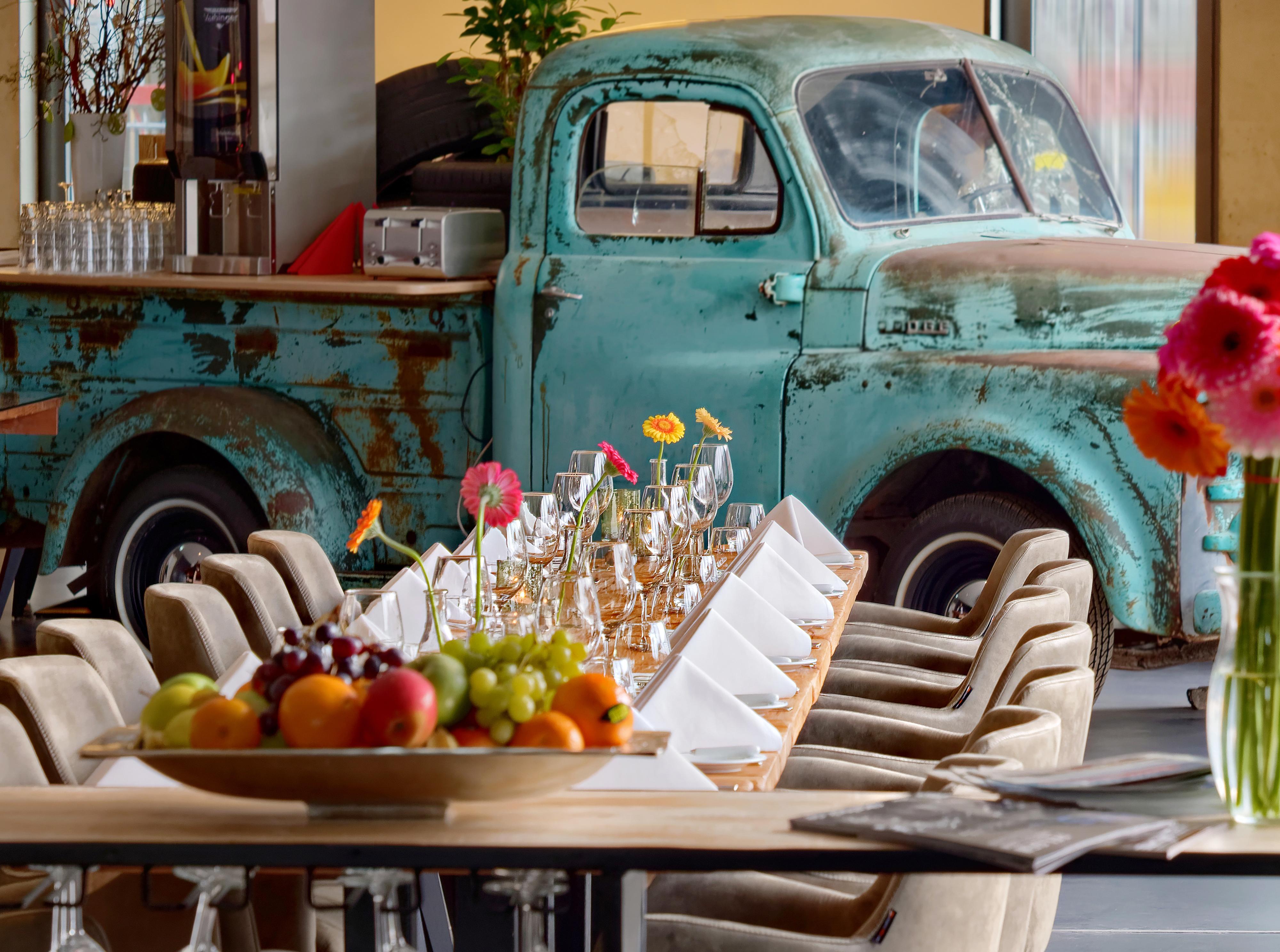 V8 Hotel Classic Motorworld Region Stuttgart Boblingen Bagian luar foto