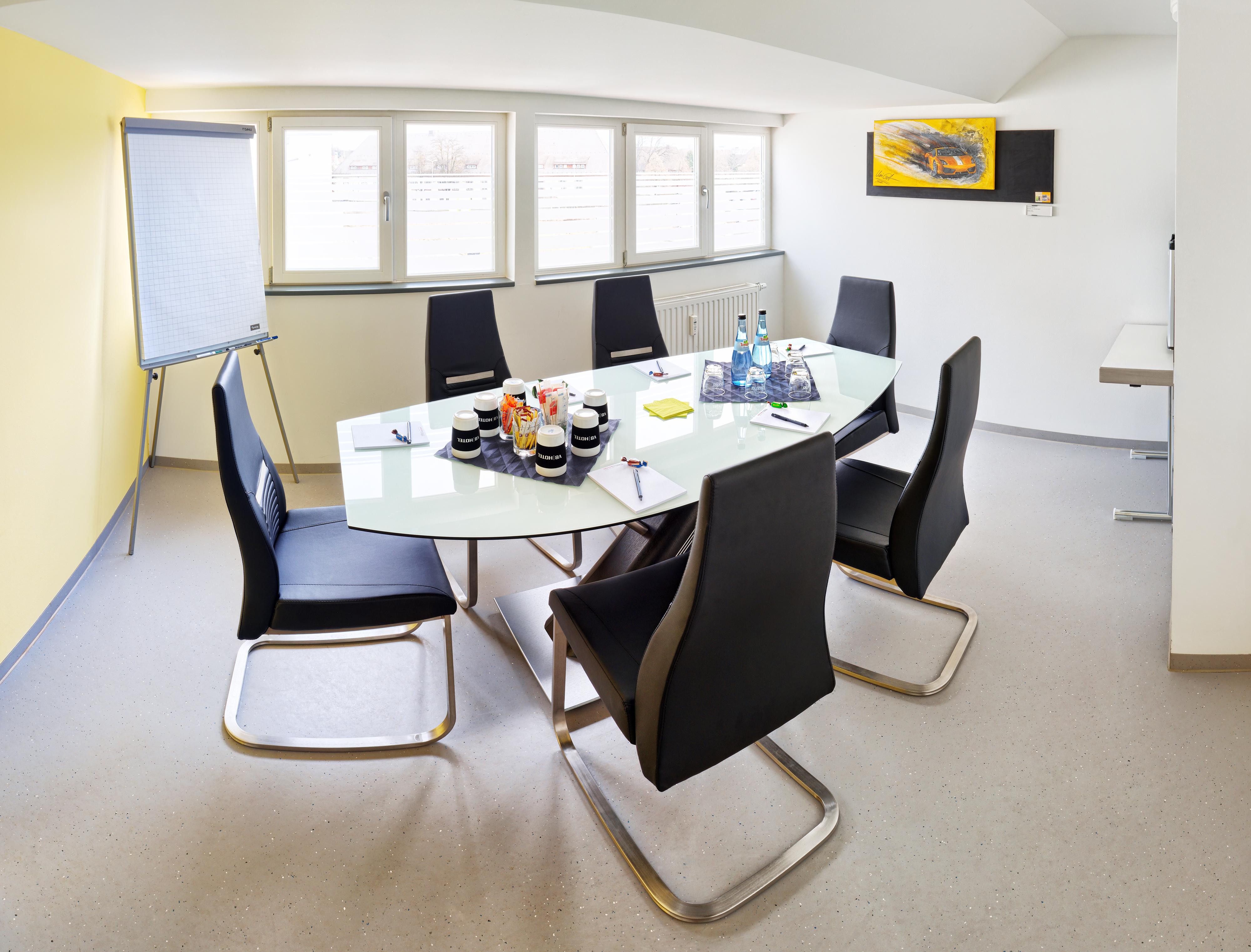 V8 Hotel Classic Motorworld Region Stuttgart Boblingen Bagian luar foto