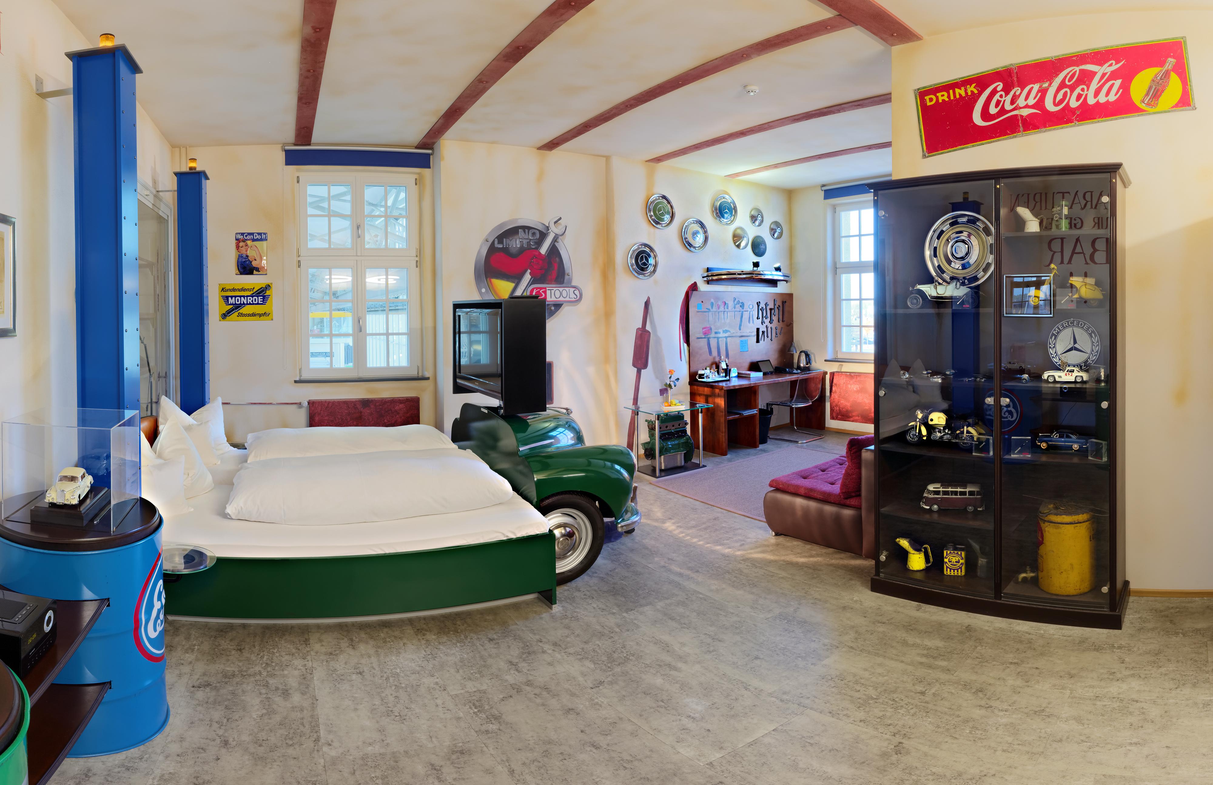 V8 Hotel Classic Motorworld Region Stuttgart Boblingen Bagian luar foto