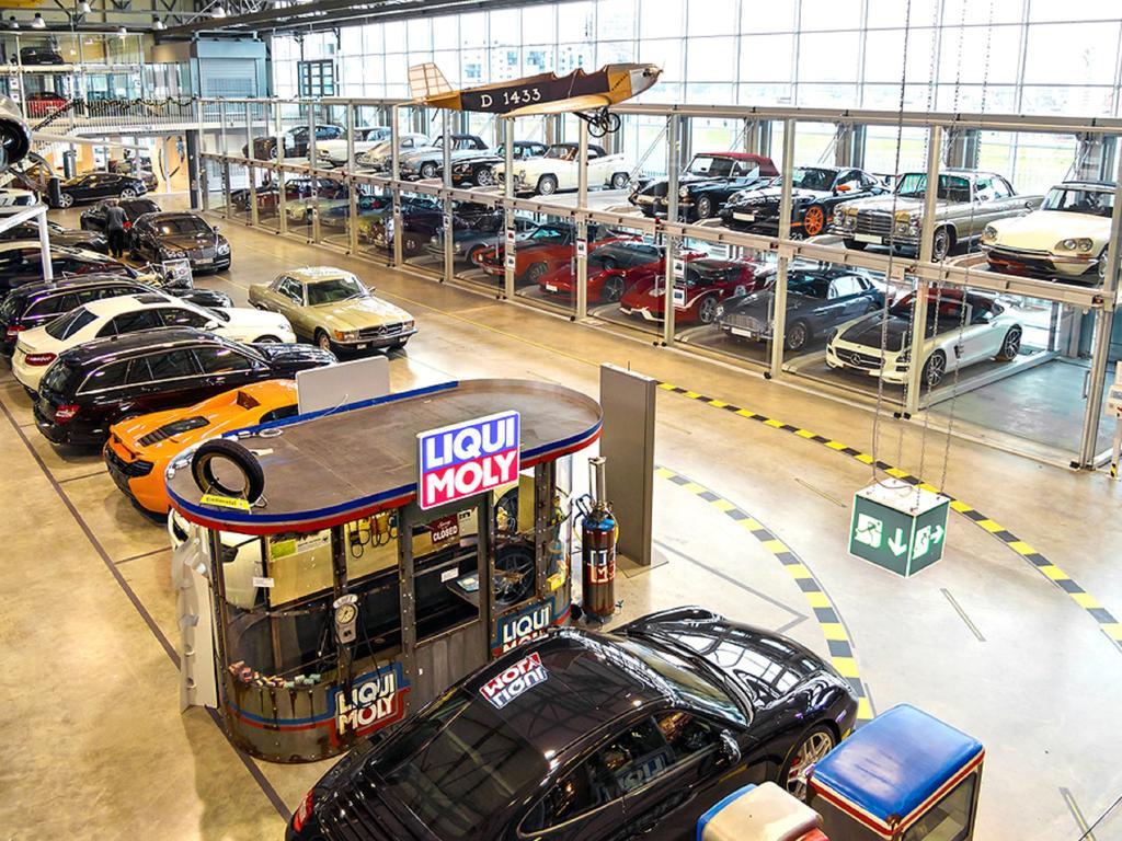 V8 Hotel Classic Motorworld Region Stuttgart Boblingen Bagian luar foto