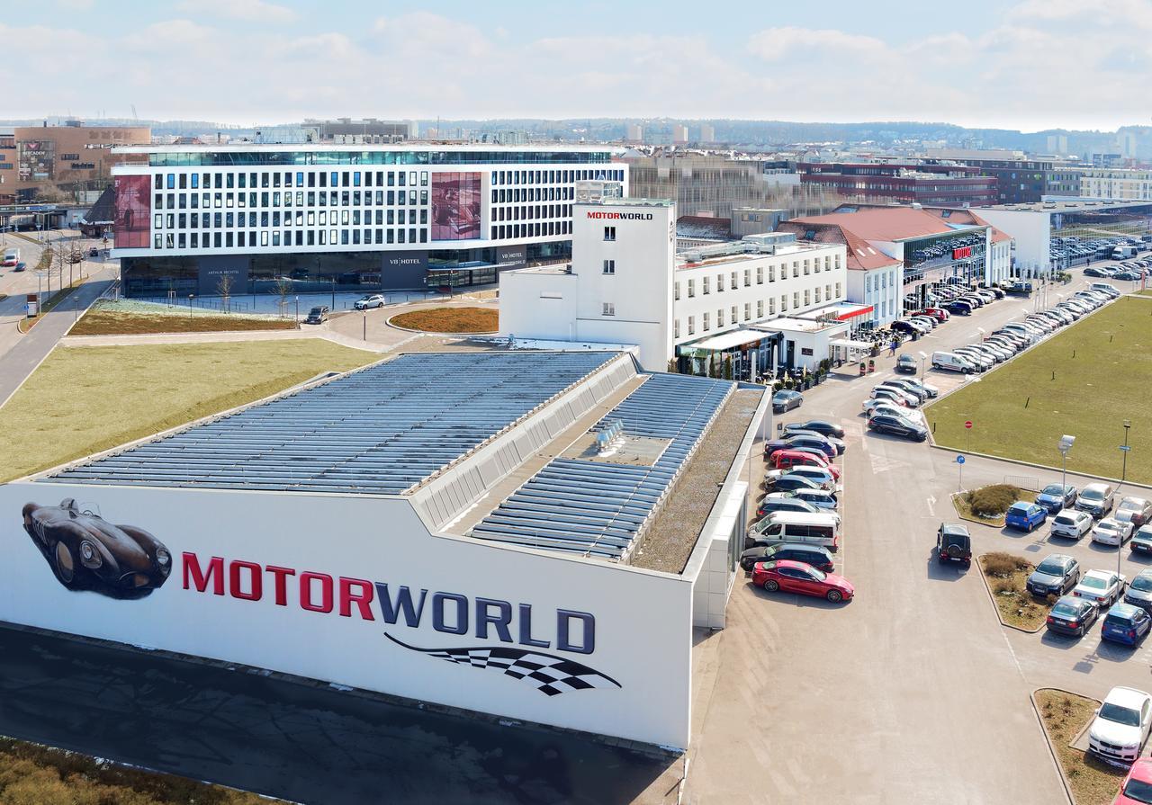 V8 Hotel Classic Motorworld Region Stuttgart Boblingen Bagian luar foto